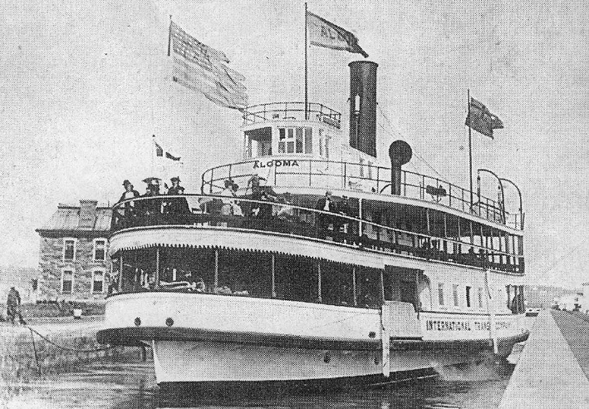 Black and white photo of the The International Transit Company's Ferry from 1905