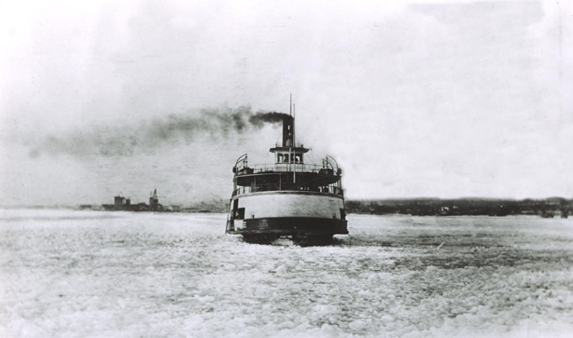 Black and white photograph of the Fortune ferry from 1910